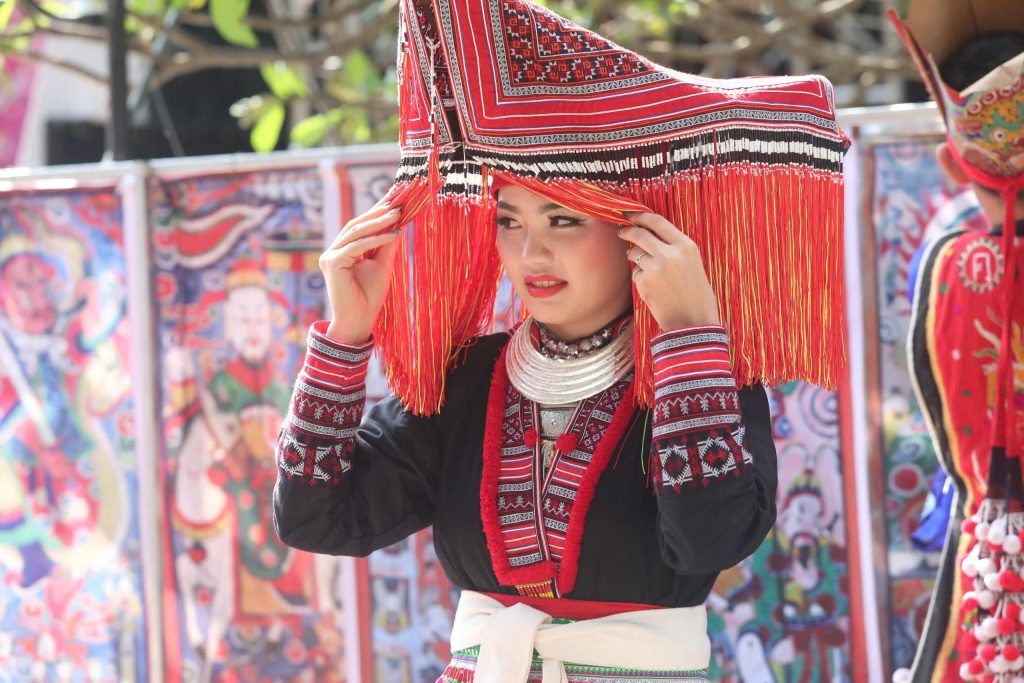 Explore Vietnam Northern Ethnic Groups dao do