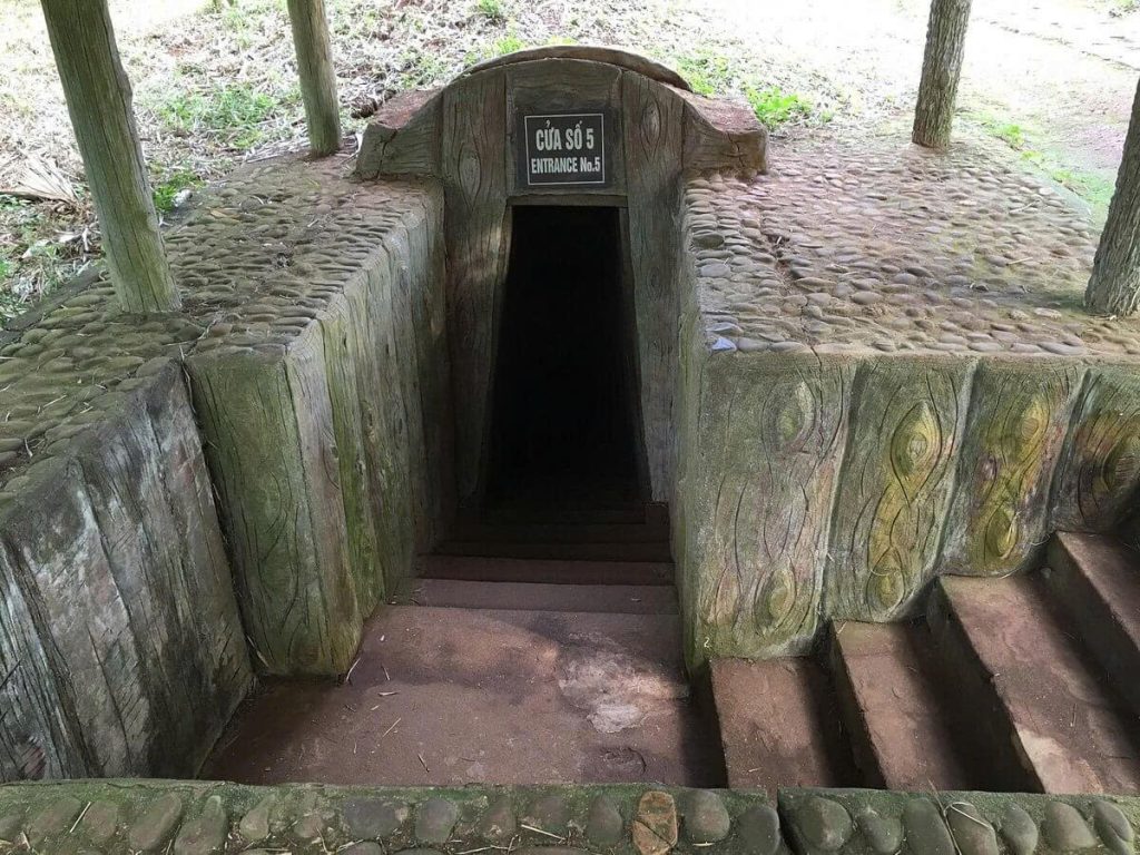 Vietnam War History Guide in Hue: Historic Battlefields Vinh Loc tunnel