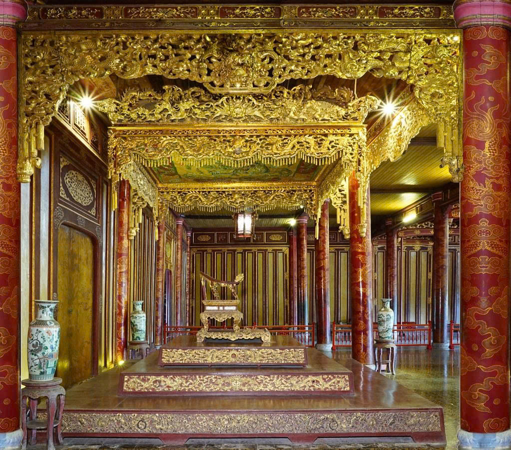 Vietnam War History Guide in Hue: Historic Battlefields dien Thai Hoan vinwonders