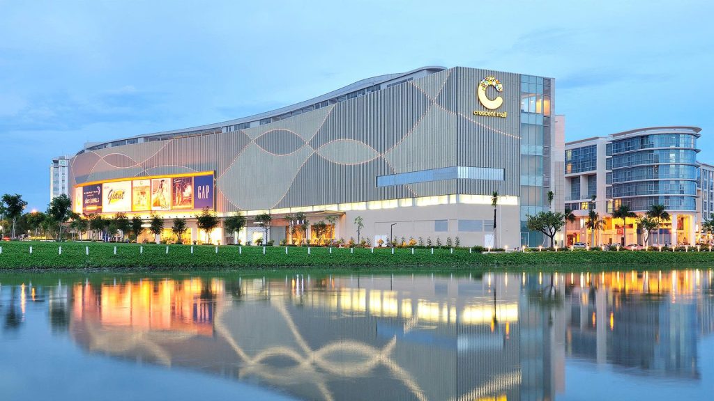 Shopping in Ho Chi Minh City: Markets, Malls & Souvenirs 2 12