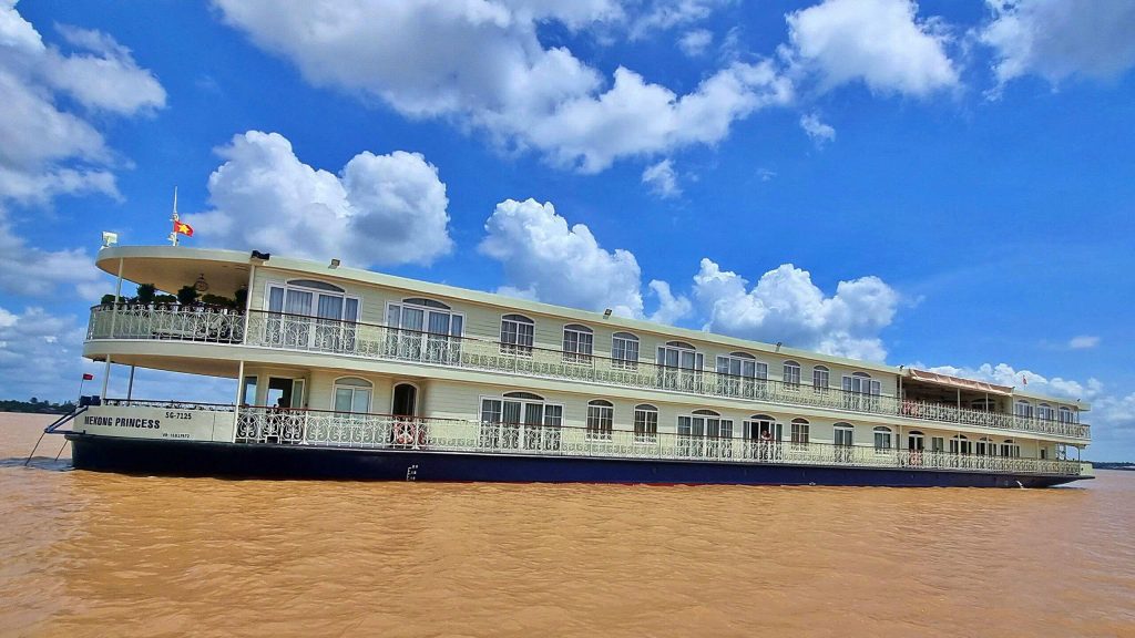 How to Travel from Ho Chi Minh City to Phnom Penh mekong delat princess
