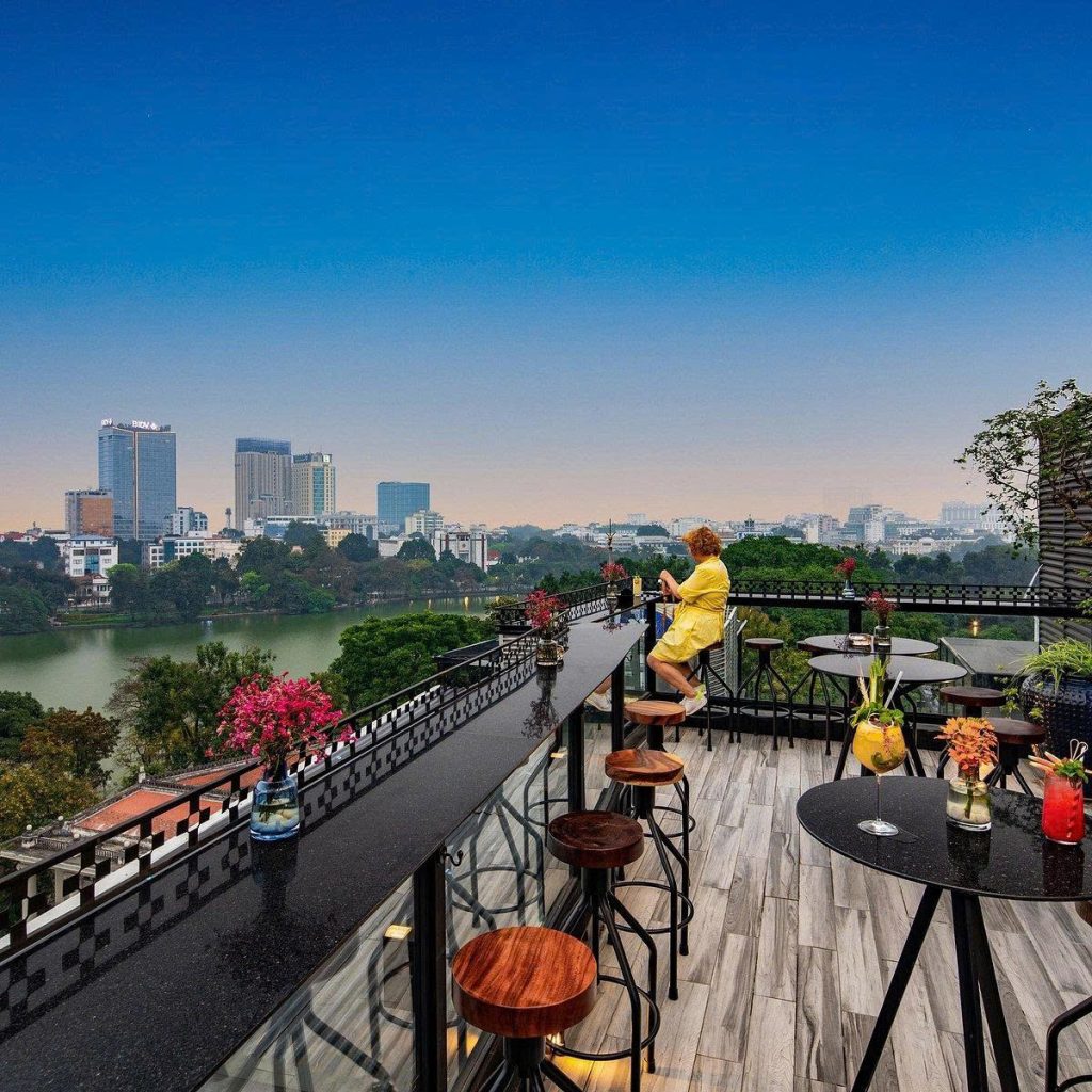 Top 10 Hanoi Rooftop Bars with Beautiful Views sol bar
