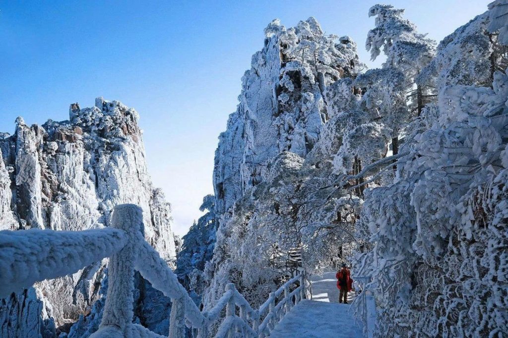 Best Time to Visit China: Weather, Festival, and Travel Seasons z7043320170991 558b9e20167c623da65068a2094b1d02