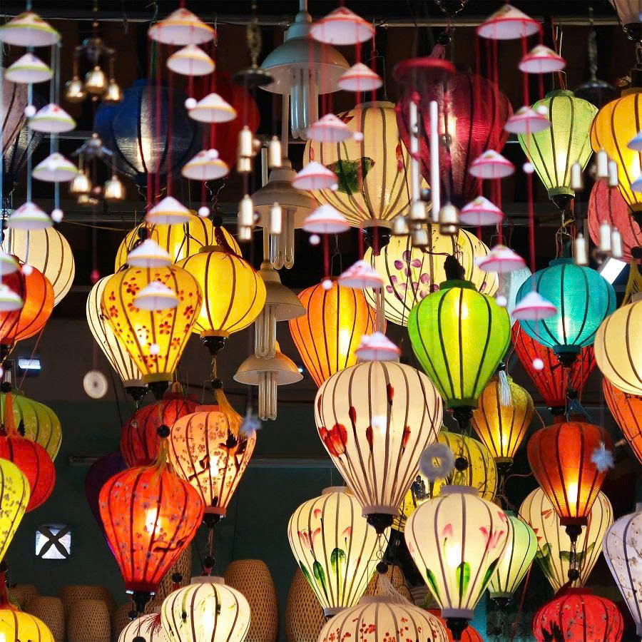 Mid-Autumn Festival in Vietnam: Celebrating with Mooncakes 5 11