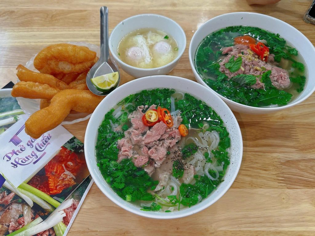 Best Pho in Hanoi's Old Quarter: Ultimate Guide pho ganh hang chieu vinpearl