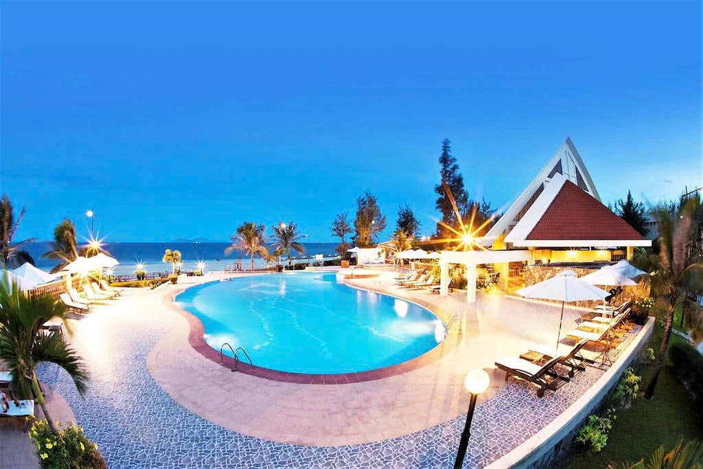 Affordable Beach Resorts in Da Nang sanday agoda