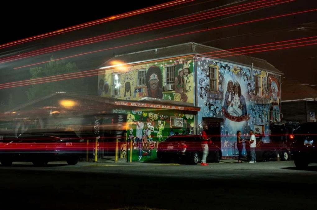Where Funerals Are a 'Street Party' in America 2 20
