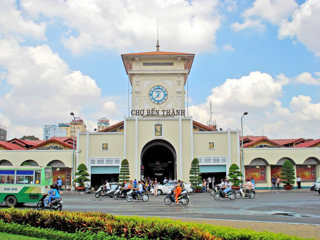 Digital Nomad in Vietnam: Best Cities, Costs, and Tips ben thanh market 1 2