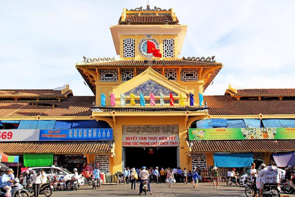 Ho Chi Minh City Guide 2026: Culture, Food & Nightlife cho binh tay