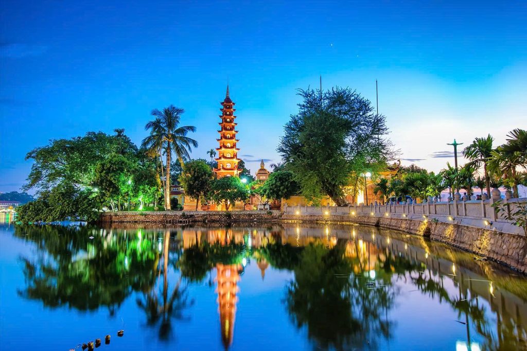 Hanoi Travel Guide: Discover Vietnam's Ancient Heart chua tran quoc
