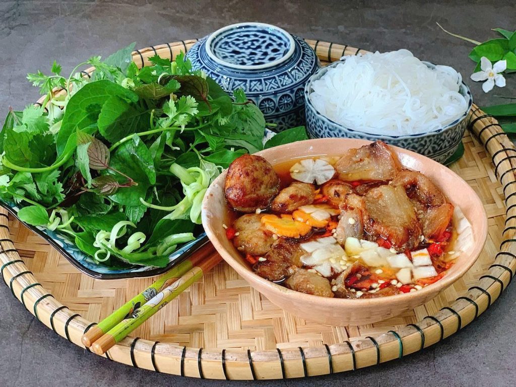 Vietnamese Foodie Survival Guide: Essential Tips for Tourists hinh nen 5
