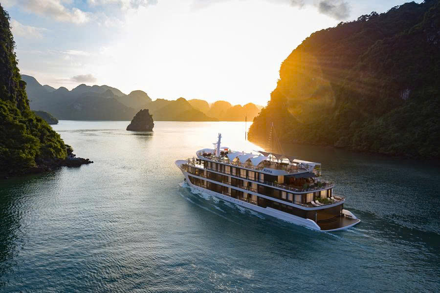 lan hay bay cruises