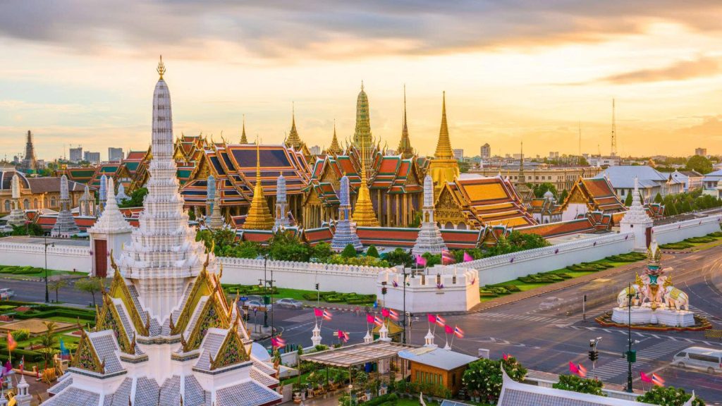 Thailand Travel Guide: Essential Tips for the First-Time Visitor z7112080640120 128c99bff6c5379971a064d6e11fe765
