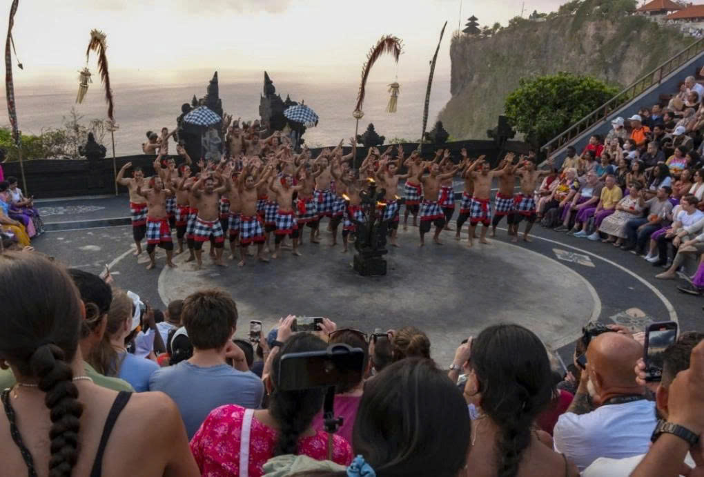 The people of Bali perform traditional dances in a show for tourists. Photo: SCMP.
