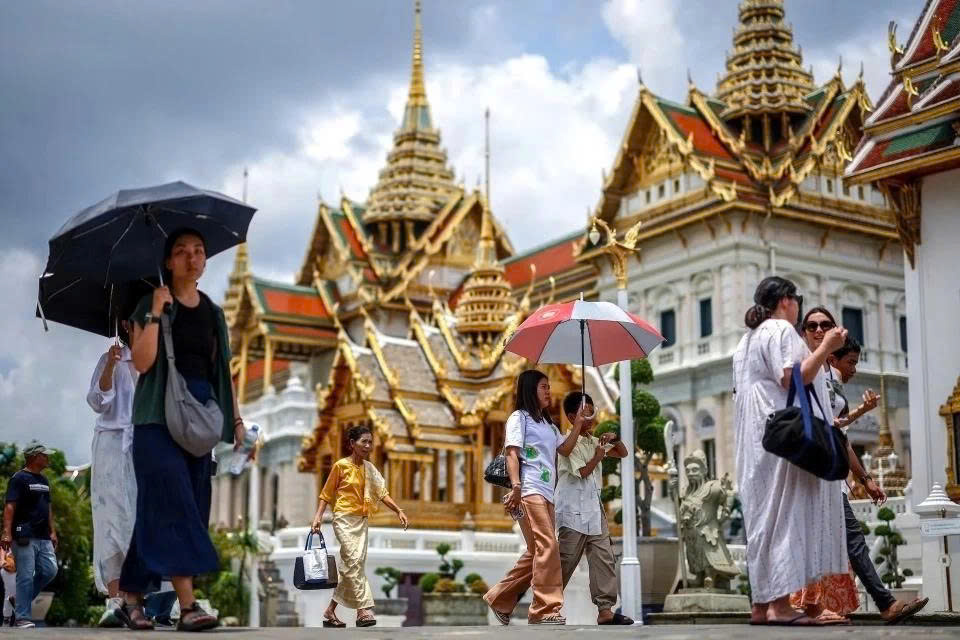 Thailand Travel Advisory: Royal Mourning Guidelines 2