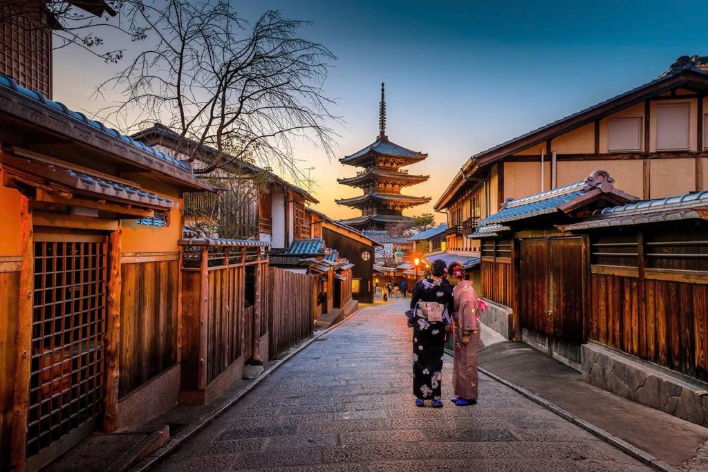 Plan your trip to Japan Discover vibrant Tokyo historic Kyoto and amazing food.