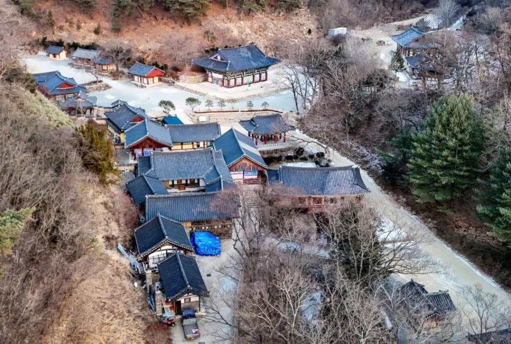 5 Destinations Travelers Cannot Visit in 2026 Gounsa Temple prior to the fire. Photo: AFP