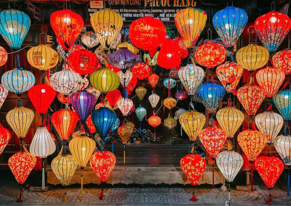 The Enduring Legacy of Vietnamese Art and Craft Den long1