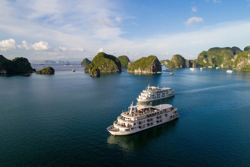 Halong Bay Cruise: Overnight vs. Day Trip Halong Bay Cruise