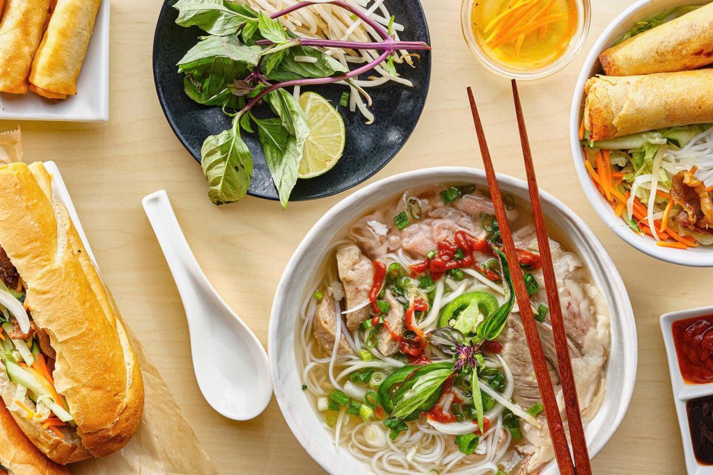 Vietnamese Foodie Survival Guide: Essential Tips for Tourists hinh nen ins