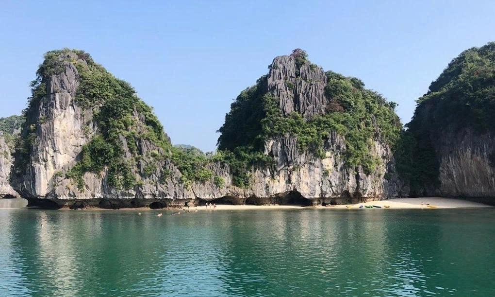 Cat Ba Island Hailed as 'Southeast Asia's Finest' by US Magazine A corner of Cat Ba Island. Photo by Helen Nguyen.